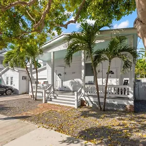 marys-backyard-too-key-west.hotels-in-key-west.com/